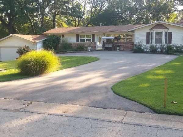 Gallery Driveway2 Before